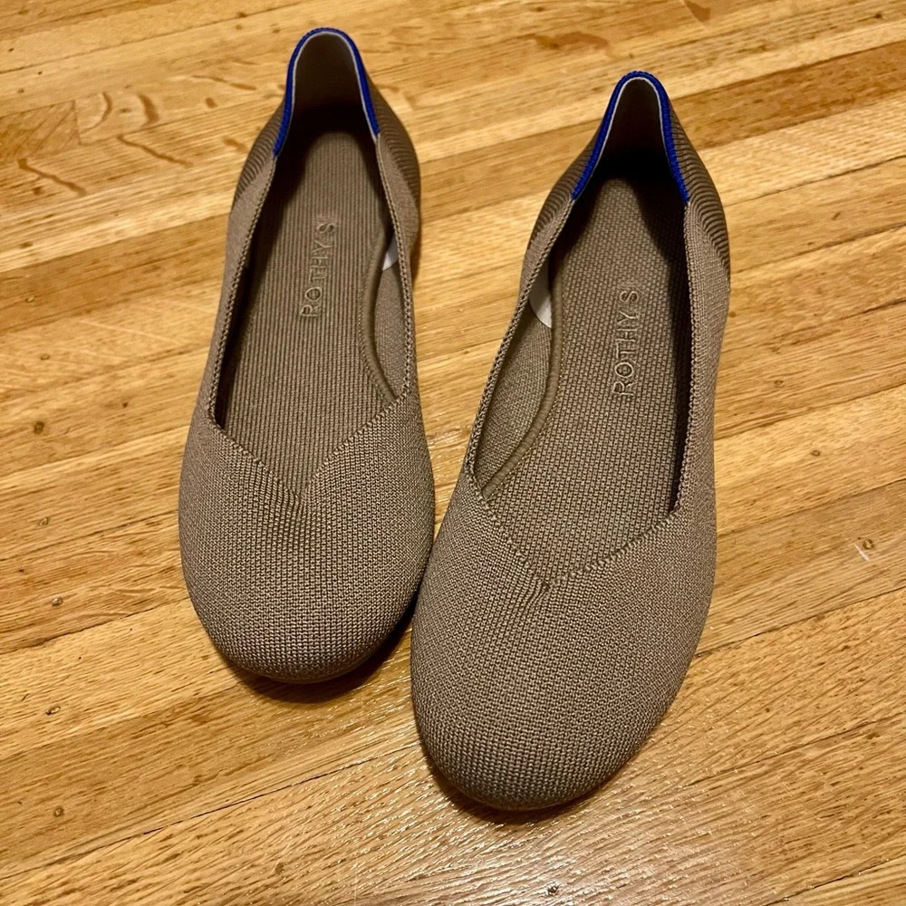 Like new Rothy’s size 8 - Picture 2 of 5